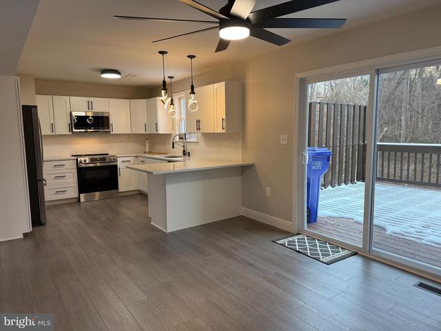 2712 BUXTON RD, Harrisburg, PA 17110