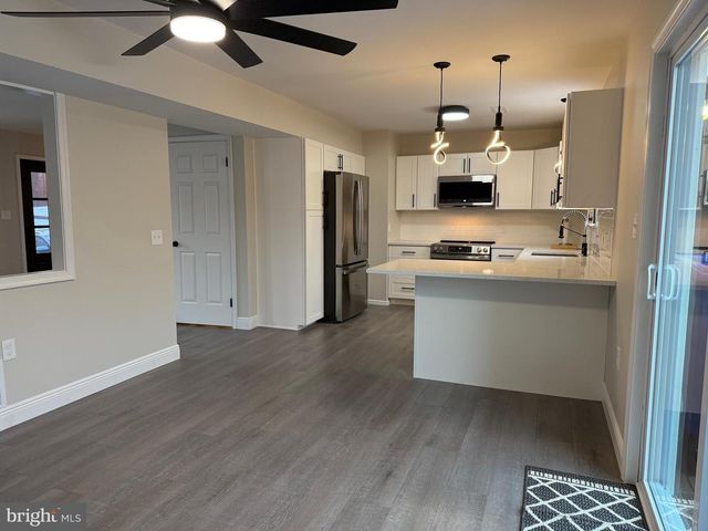 2712 BUXTON RD, Harrisburg, PA 17110