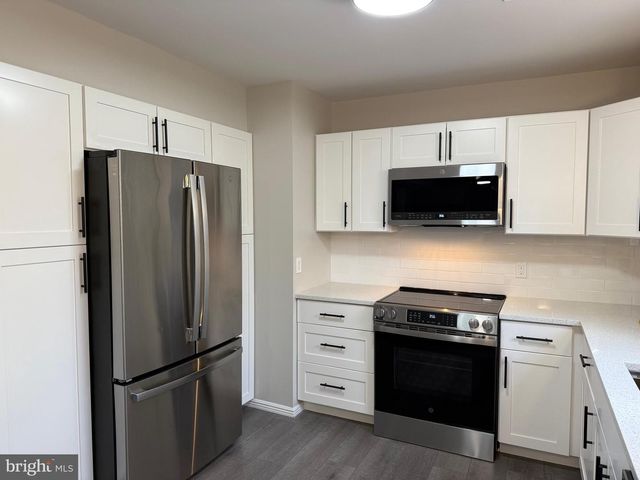 2712 BUXTON RD, Harrisburg, PA 17110