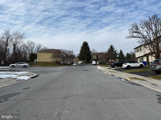 2712 BUXTON RD, Harrisburg, PA 17110