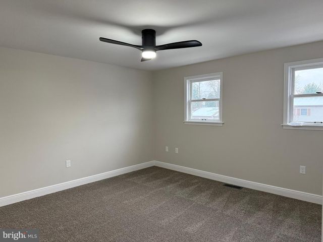 2712 BUXTON RD, Harrisburg, PA 17110