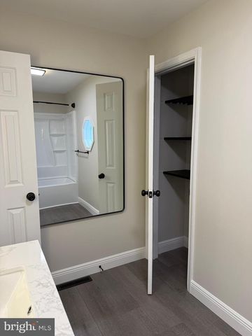 2712 BUXTON RD, Harrisburg, PA 17110