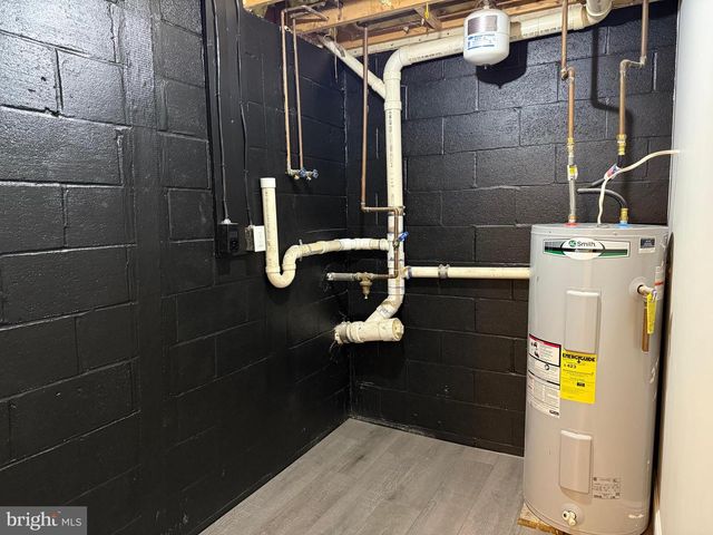 2712 BUXTON RD, Harrisburg, PA 17110