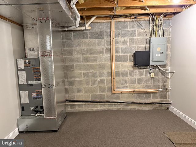 2712 BUXTON RD, Harrisburg, PA 17110