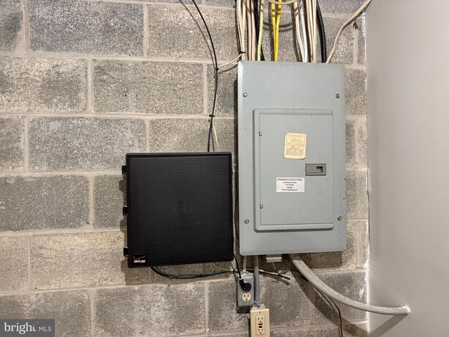 2712 BUXTON RD, Harrisburg, PA 17110