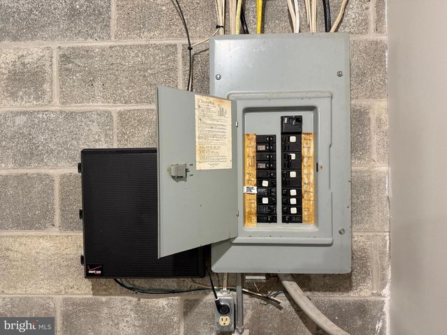 2712 BUXTON RD, Harrisburg, PA 17110