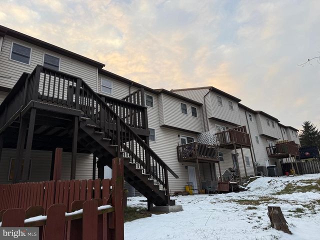 2712 BUXTON RD, Harrisburg, PA 17110