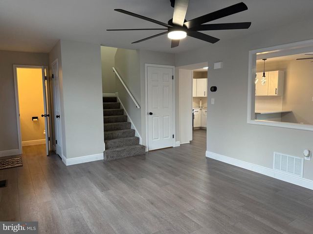 2712 BUXTON RD, Harrisburg, PA 17110