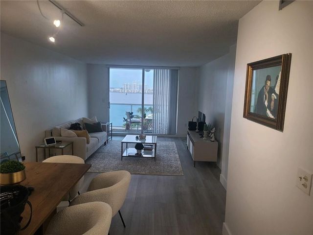 2841 NE 163rd Street 1111, North Miami Beach, FL 33160