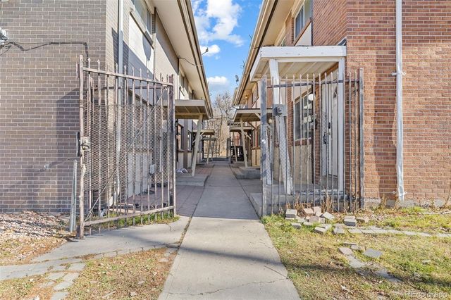 1630 Chester Street, Aurora, CO 80010