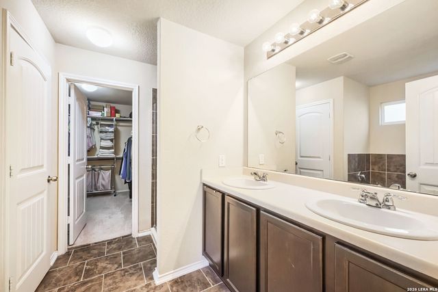 11719 CLAMOUN CIR, San Antonio, TX 78245