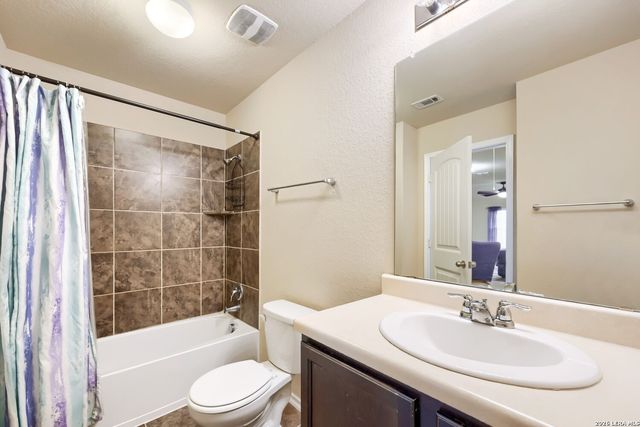 11719 CLAMOUN CIR, San Antonio, TX 78245