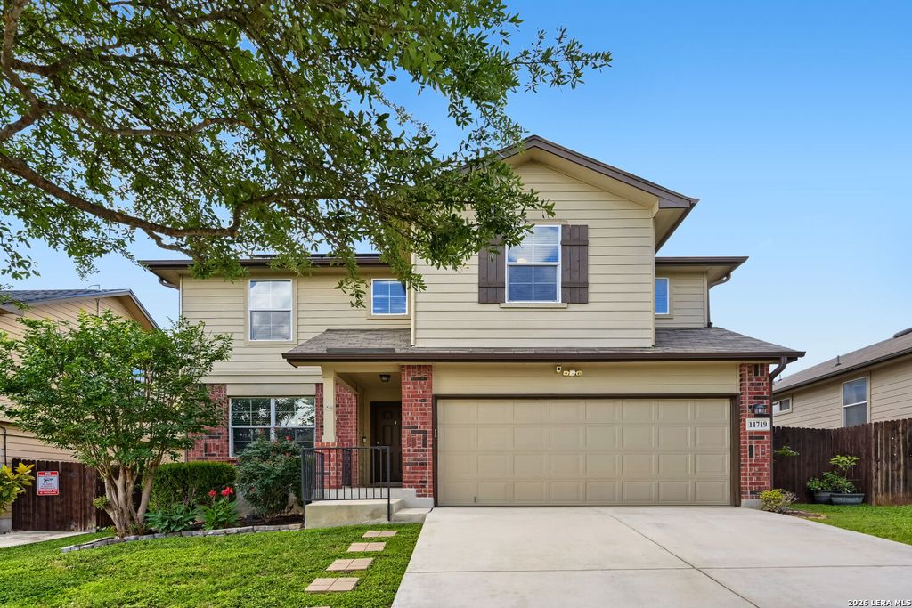 11719 CLAMOUN CIR, San Antonio, TX 78245