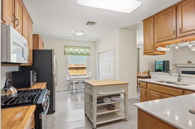485 Faircrest DR, Buda, TX 78610