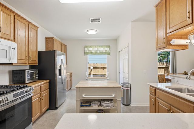 485 Faircrest DR, Buda, TX 78610