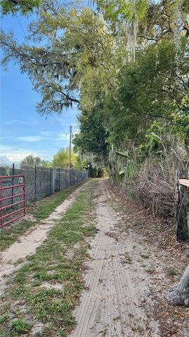 1502 ET HITTE TRAIL, Seffner, FL 33584