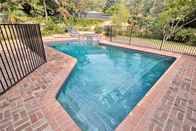 2500 Benedict Canyon, Beverly Hills, CA 90210