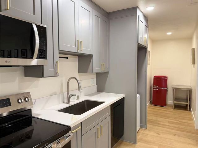 2500 Benedict Canyon, Beverly Hills, CA 90210