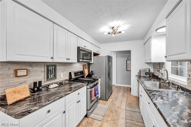 1963 Whitewood Drive, Madison, OH 44057