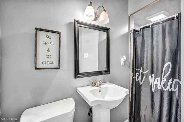 1963 Whitewood Drive, Madison, OH 44057