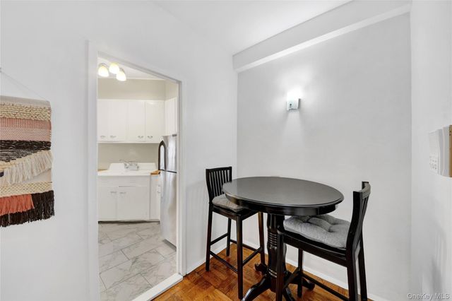 14 Metropolitan Oval 8G, Bronx, NY 10462