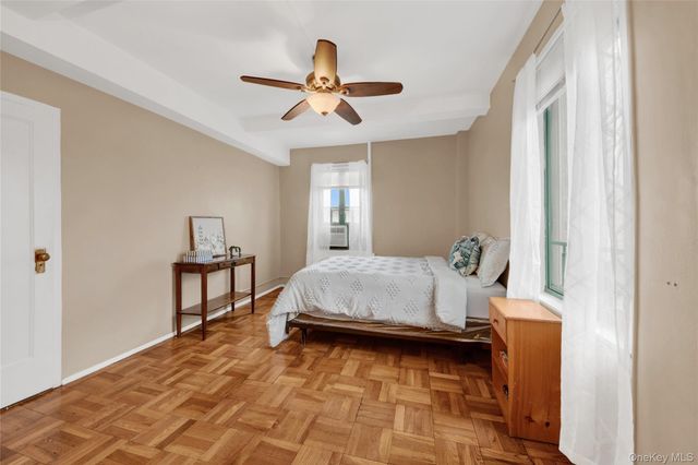 14 Metropolitan Oval 8G, Bronx, NY 10462