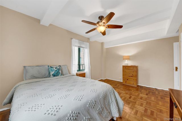 14 Metropolitan Oval 8G, Bronx, NY 10462