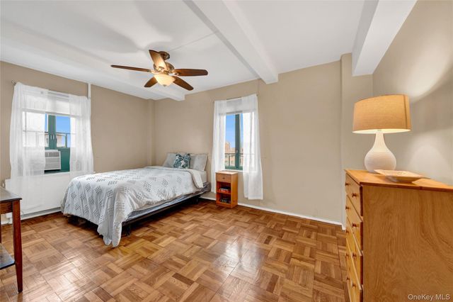 14 Metropolitan Oval 8G, Bronx, NY 10462