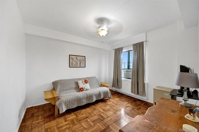 14 Metropolitan Oval 8G, Bronx, NY 10462