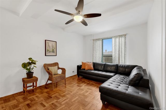 14 Metropolitan Oval 8G, Bronx, NY 10462