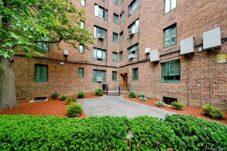 14 Metropolitan Oval 8G, Bronx, NY 10462