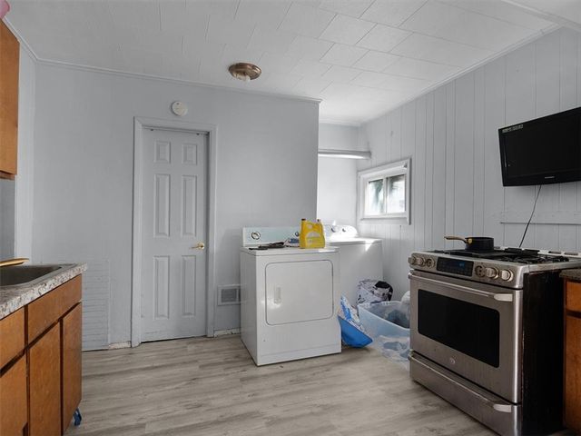 381 Parsells Avenue, Rochester, NY 14609