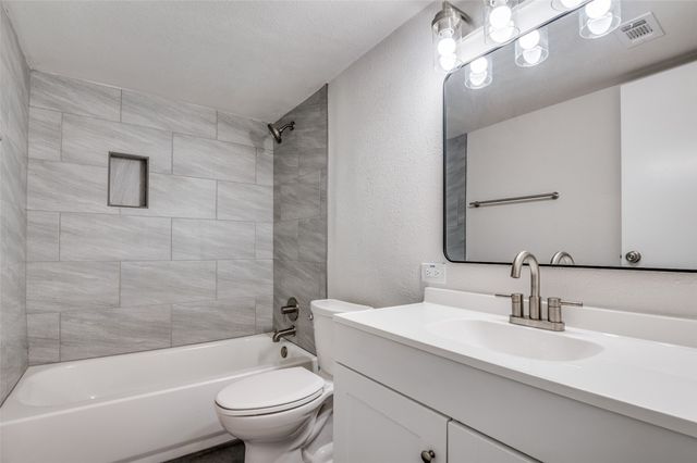 119 Halifax Drive, Cedar Hill, TX 75104