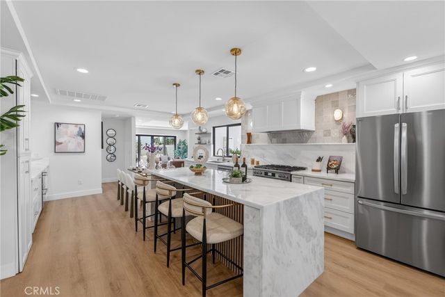 141 S Roosevelt Avenue, Pasadena, CA 91107