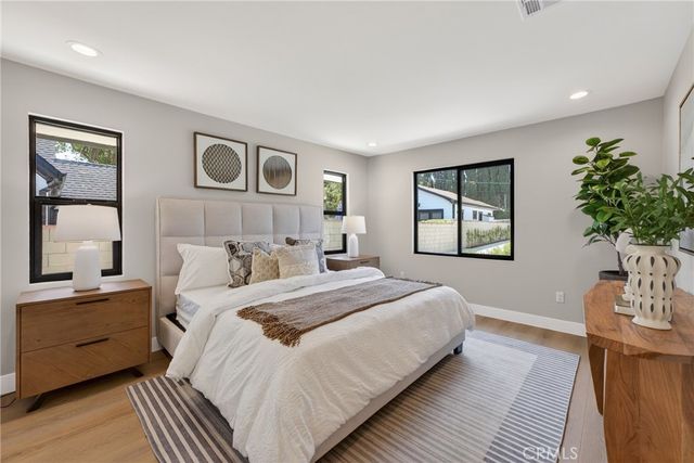 141 S Roosevelt Avenue, Pasadena, CA 91107