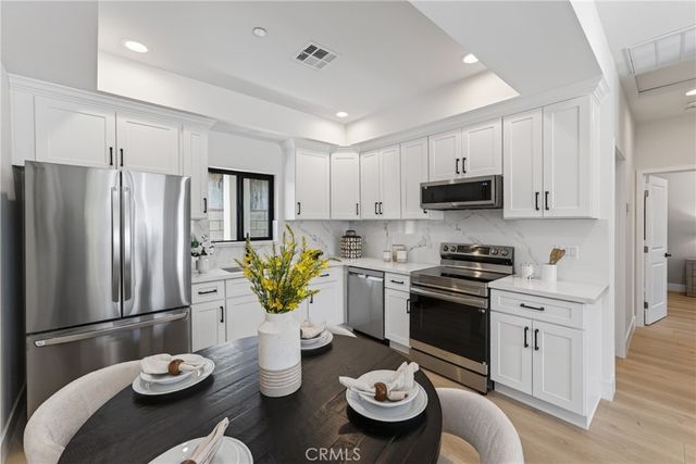 141 S Roosevelt Avenue, Pasadena, CA 91107