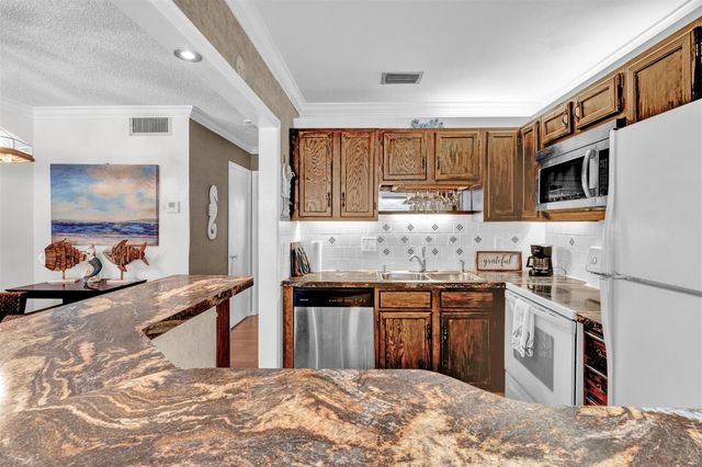 30 Pine Arbor Ln 204, Vero Beach, FL 32962