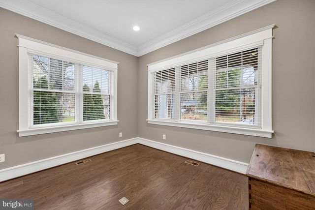 1105 LAKEWOOD DR SW, Vienna, VA 22180