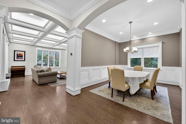 1105 LAKEWOOD DR SW, Vienna, VA 22180