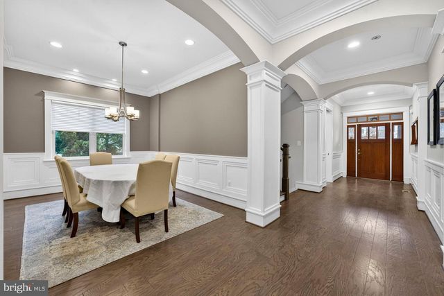 1105 LAKEWOOD DR SW, Vienna, VA 22180