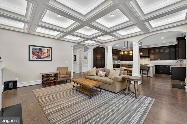 1105 LAKEWOOD DR SW, Vienna, VA 22180