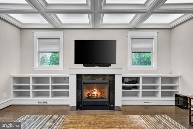 1105 LAKEWOOD DR SW, Vienna, VA 22180