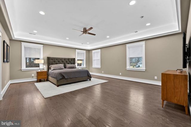 1105 LAKEWOOD DR SW, Vienna, VA 22180