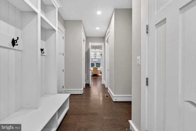 1105 LAKEWOOD DR SW, Vienna, VA 22180