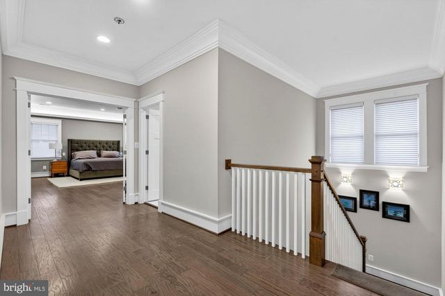 1105 LAKEWOOD DR SW, Vienna, VA 22180