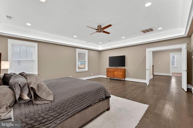 1105 LAKEWOOD DR SW, Vienna, VA 22180