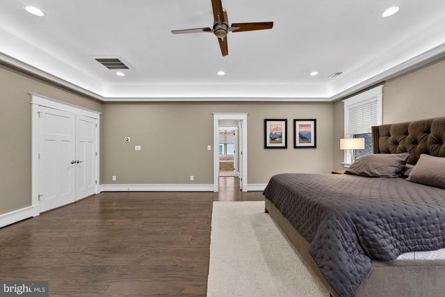 1105 LAKEWOOD DR SW, Vienna, VA 22180