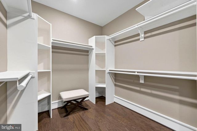 1105 LAKEWOOD DR SW, Vienna, VA 22180