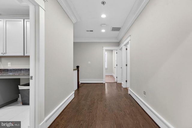 1105 LAKEWOOD DR SW, Vienna, VA 22180