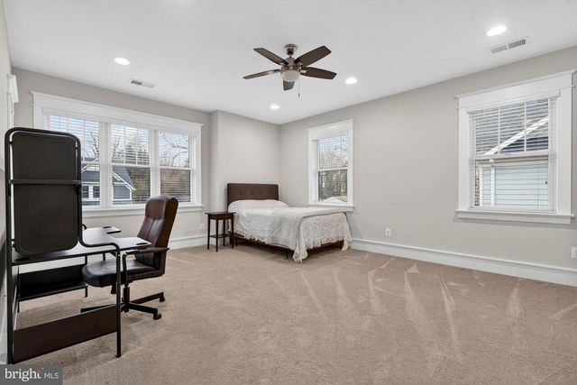 1105 LAKEWOOD DR SW, Vienna, VA 22180